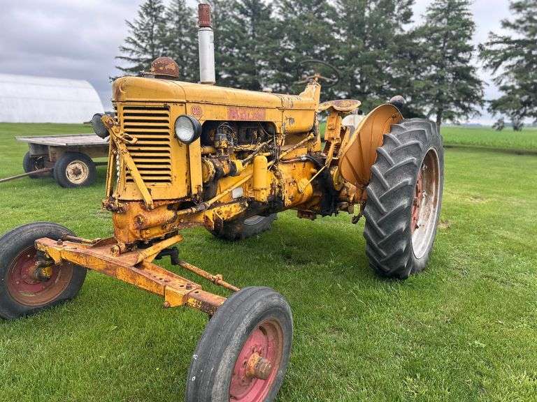 MM UB TRACTOR, NEEDS BATTERY & COIL, HAD RUNNING, LOCATION CLARA CITY MN, TERRY 239-777-3120