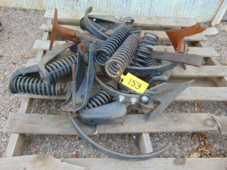 5 DIGGER SHANKS AND EXTRA SPRINGS