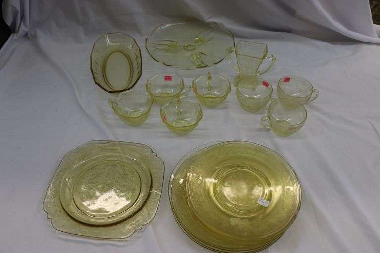 ASSORTED YELLOW GLASSWARE