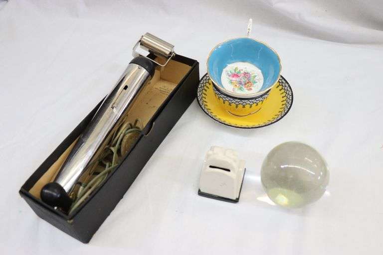 VINTAGE TEA CUPS, USED RAZOR BLADE CONTAINER, PAPER WEIGHT, VINTAGE ...