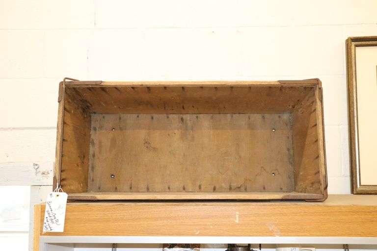 VINTAGE BANANA BOX