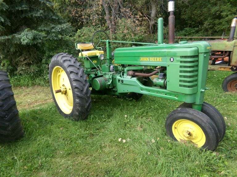 JOHN DEERE B
