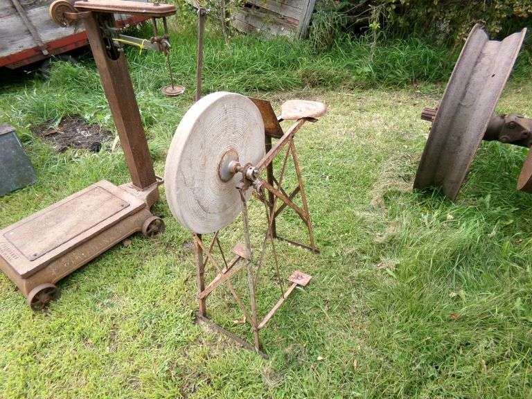 PEDDLE GRINDER