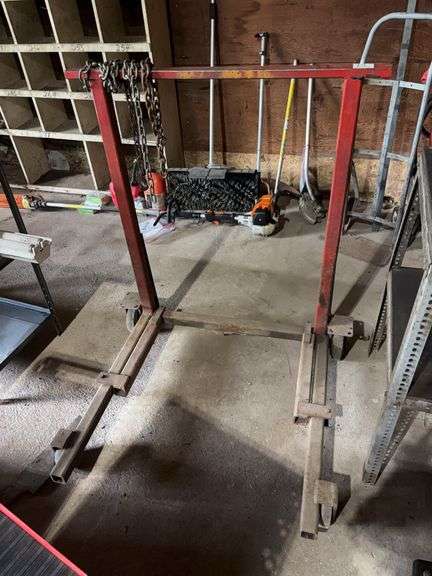 SHOP ROLLING STAND.