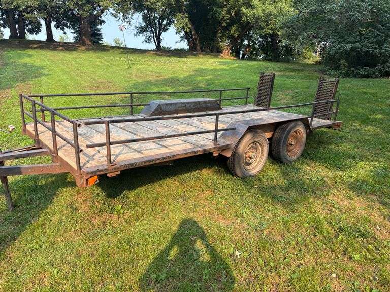 TANDEM AXEL TRAILER, RAMPS.