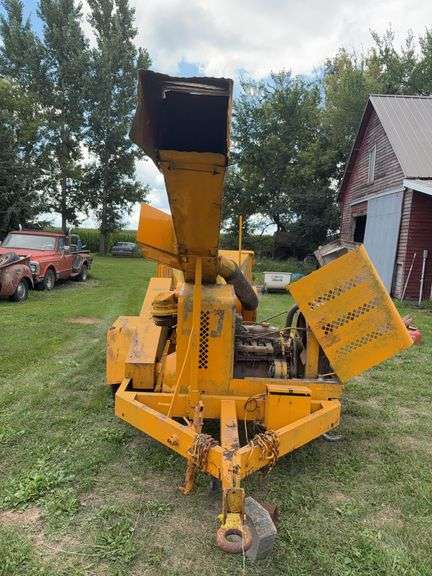 Wood Chipper Ford 4.9 6 cylinder, pintle hitch, runs
