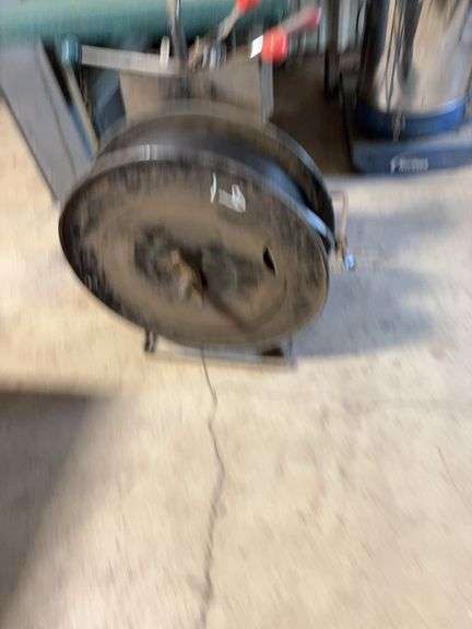 Bending machine with three-quarter full roll 