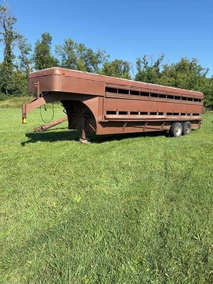 Livestock Trailer 23’ 5th Wheel Tandem Axle
