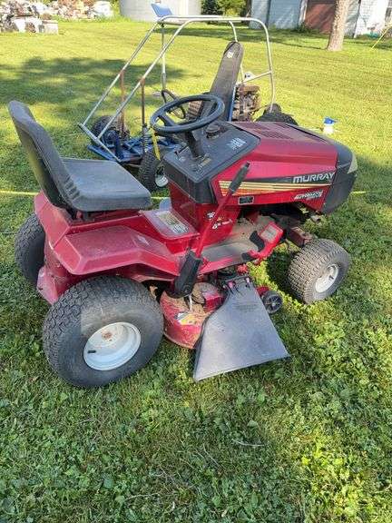 Murray hydrostatic 18” hp 46” deck runs and drives
