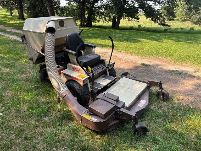 GRASS HOPPER 718K ZERO TURN, W/ BAGGER, 18HP KOHLER, NOT CURRENTLY RUNNING.
