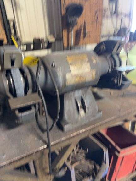 Three-quarter horse bench grinder 